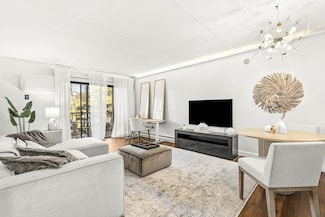 235 Winthrop St Unit 2210, Medford, MA 02155