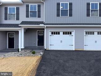 70 Diller Ave Unit 4, New Holland, PA 17557