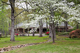 2205 Church Ave, Mena, AR 71953