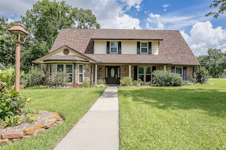 208 N Burnett Dr, Baytown, TX 77520