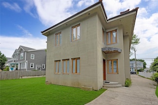 181 Walnut St, Lynbrook, NY 11563