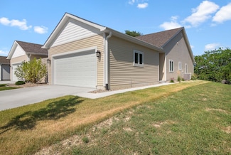 9935 Pheasant Ln, Saint John, IN 46373