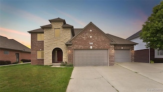 16417 Bishopsgate Dr, Macomb, MI 48044