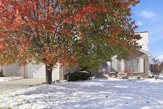 680 Helms Orange Dr, Roanoke, IN 46783