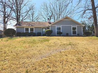 1489 Pine Ridge Dr, Gastonia, NC 28054