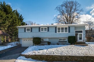 704 Jerusalem Rd, Cohasset, MA 02025