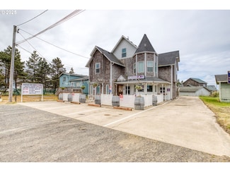 33310 Cape Kiwanda Dr, Pacific City, OR 97135