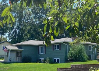 905 Allison Ave, Manhattan, KS 66502