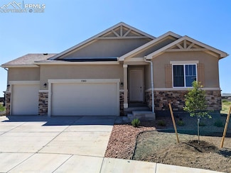3302 Bella Notte Dr, Pueblo, CO 81001