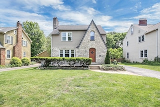 461 E North Broadway St, Columbus, OH 43214