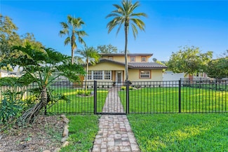 156 29th Ave N, Saint Petersburg, FL 33704