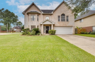 303 Welford Ln, Highlands, TX 77562