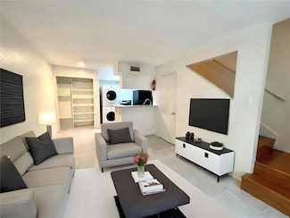 2100 Wilcrest Dr Unit 123, Houston, TX 77042