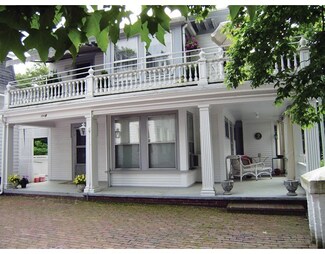 594 Washington St Unit A1, Wellesley, MA 02482