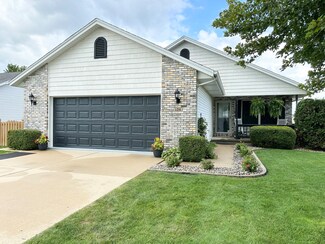 136 N Van Buren Ave, Bradley, IL 60915