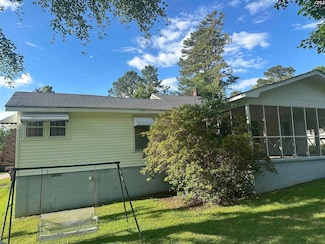 20 Pine Ave, Whitmire, SC 29178