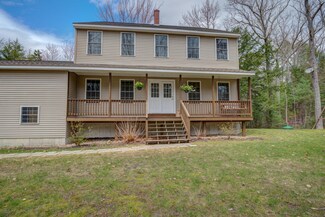121 Shore Rd, Sebago, ME 04029