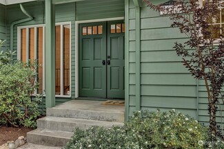 422 N 156th Ct, Shoreline, WA 98133