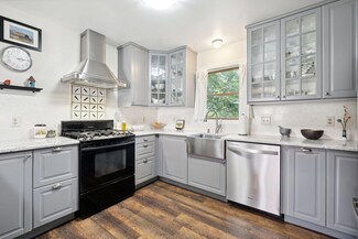 2338 Belmont Ln E, Saint Paul, MN 55109