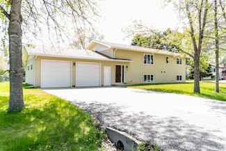 3700 10th Ave SE, Minot, ND 58701