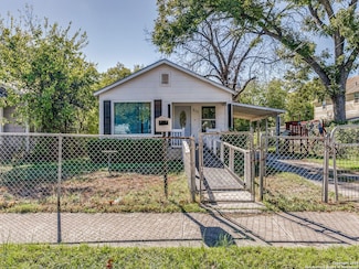 210 Groveton St, San Antonio, TX 78210