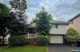 2 Rossett St, Englewood Cliffs, NJ 07632