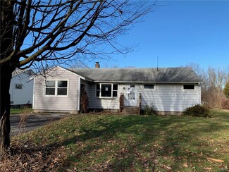 2561 W Brutus St, Weedsport, NY 13166