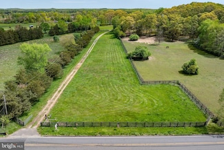 53 Millers Mill Rd, Cream Ridge, NJ 08514