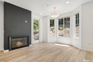 200 Caldecott Ln Unit 208, Oakland, CA 94618