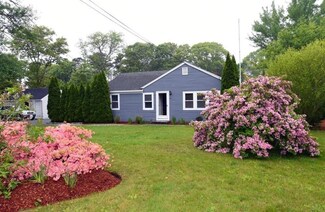 318 Lower County Rd, Dennis Port, MA 02639