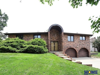 5933 La Salle St, Lincoln, NE 68516