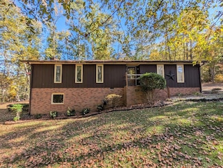 306 Lynn St, Greenwood, SC 29649