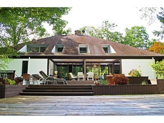1940 Berkshire Rd, Gates Mills, OH 44040