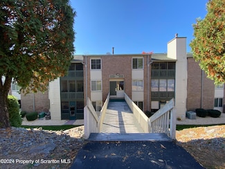 1502 Summit Pointe, Scranton, PA 18508