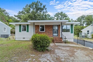914 Rochester Dr, Fayetteville, NC 28305
