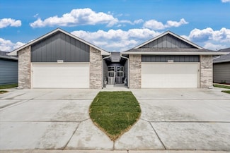 5456 Brisk Bay Ct, Maize, KS 67101