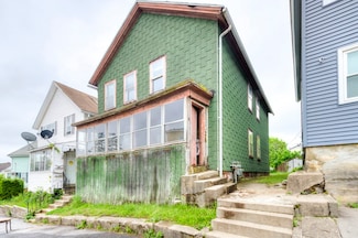48 Esther St, Worcester, MA 01607