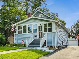 124 S Euclid Ave, Villa Park, IL 60181