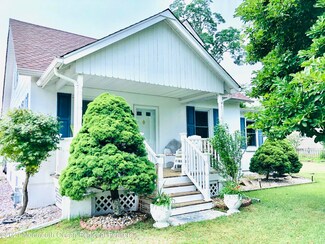 452 W Park Ave, Oakhurst, NJ 07755