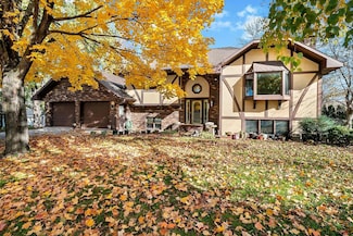 2005 15th St NW, Faribault, MN 55021