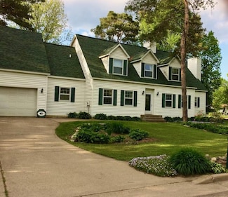 227 Donatelle St, Amery, WI 54001