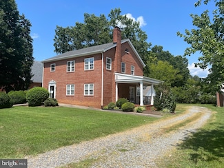 221 N Main St Unit UPPER, Bowling Green, VA 22427