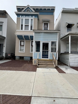 135 5th Ave, Troy, NY 12180