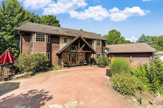 24 Oak Ridge Dr, Morgantown, WV 26508