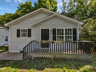 216 E Hinton St, Clayton, NC 27520