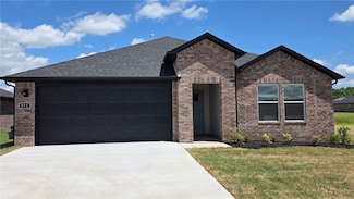 811 Heeler Ave, Lowell, AR 72745