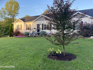 318 Deer Trail Dr, Dandridge, TN 37725