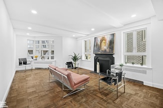 45 W 54th St Unit 12B, New York, NY 10019
