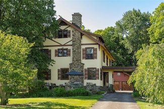 8 Elmer Galloway Rd, Katonah, NY 10536