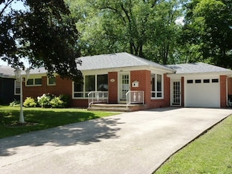 503 S Wilson St, Clinton, IL 61727